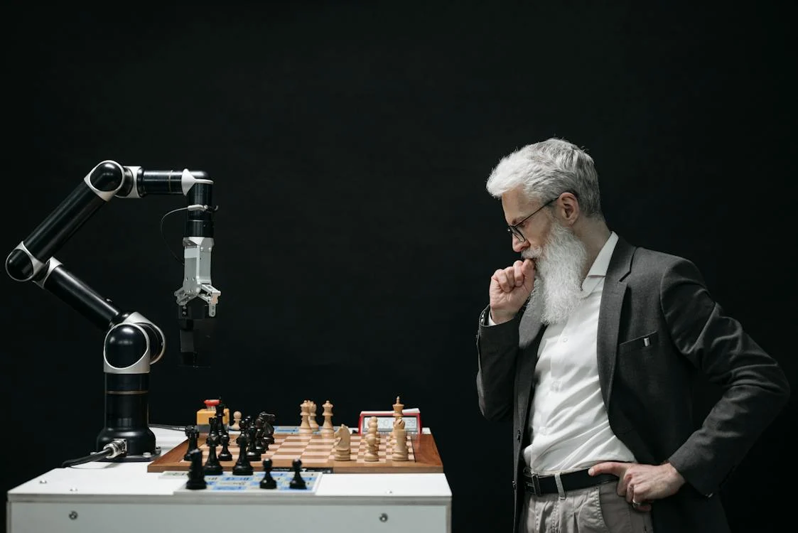 6 Clever Ways to Use AI Tools to Help Manage Your Hectic Life
